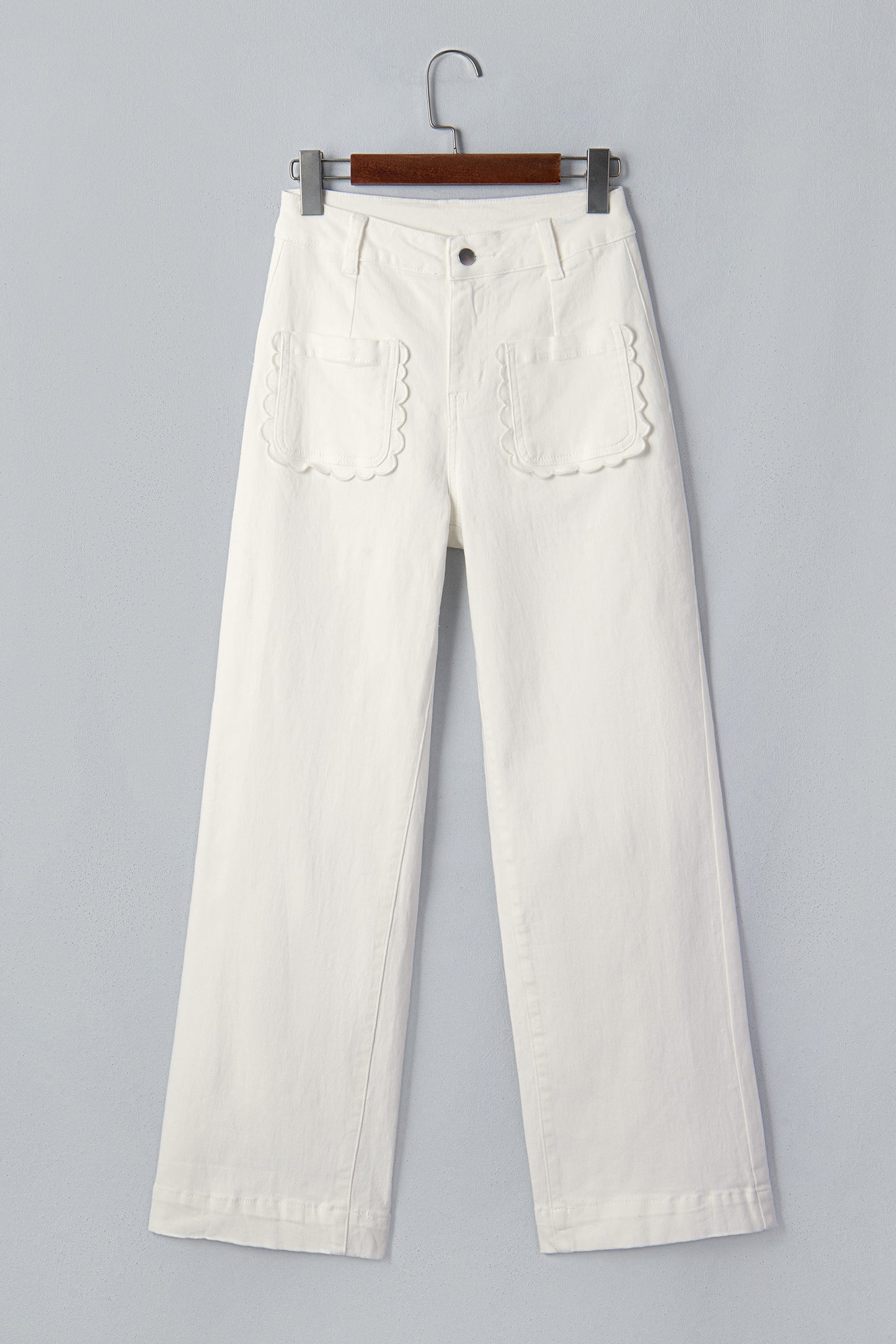White Solid Color Scalloped Patch Pocket Shift Jeans