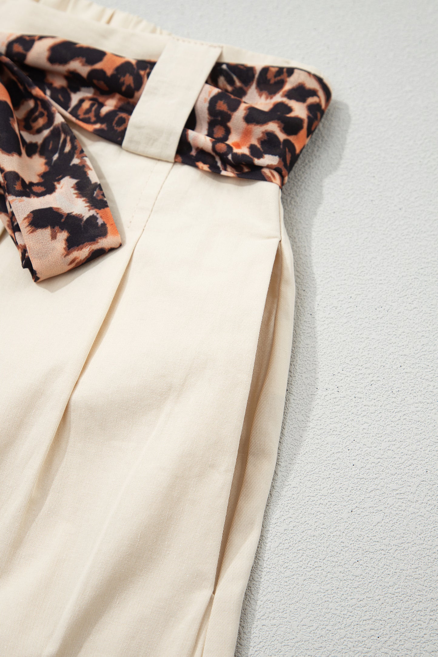 Porch Pick-up Oatmeal Leopard Contrast Sash Belt Pleated Wide Leg Shorts