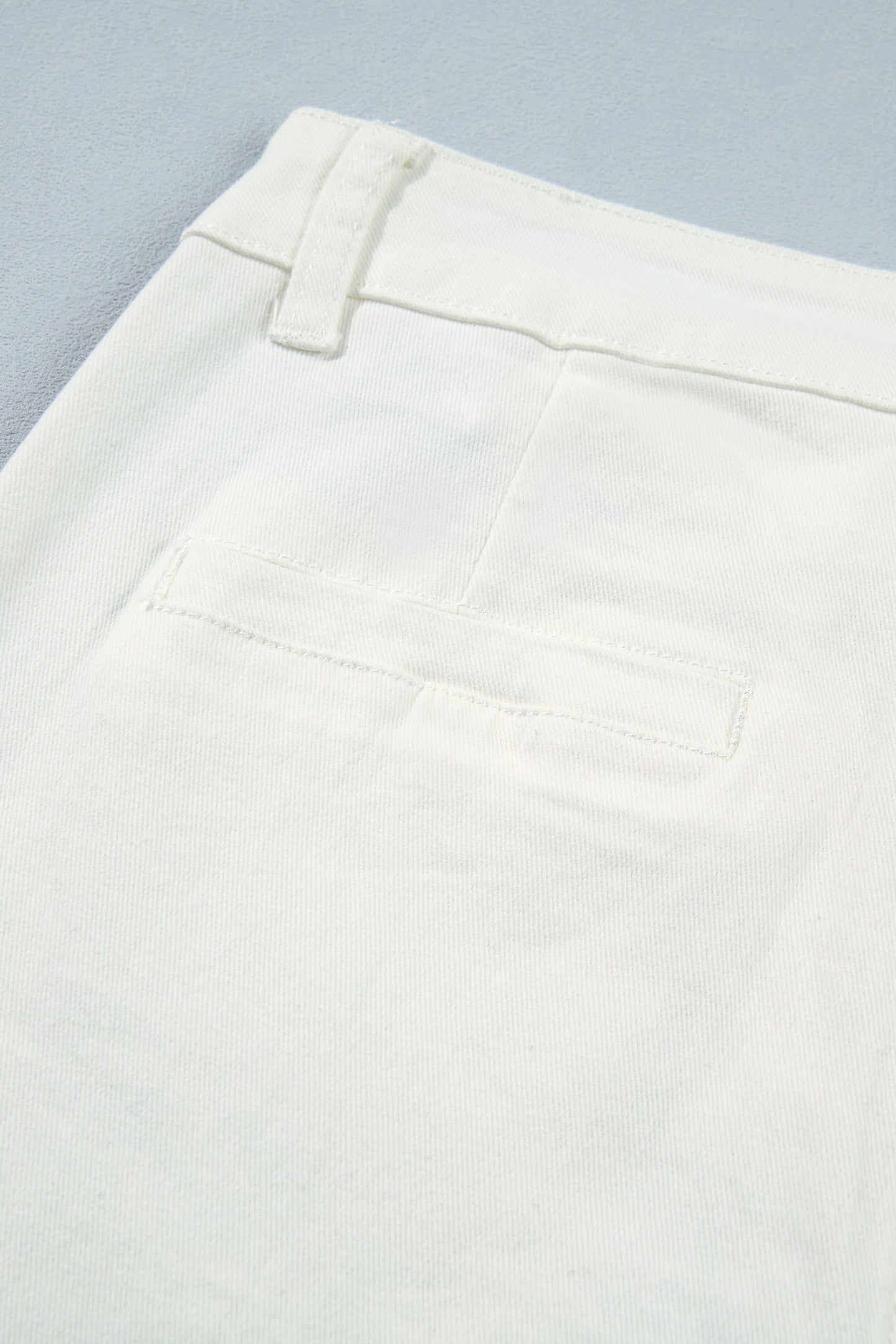 White Solid Color Scalloped Patch Pocket Shift Jeans